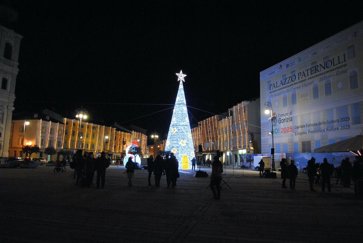 Immagine per Agenti e controlli in piazza Vittoria a Capodanno, «prevalga il buon senso»